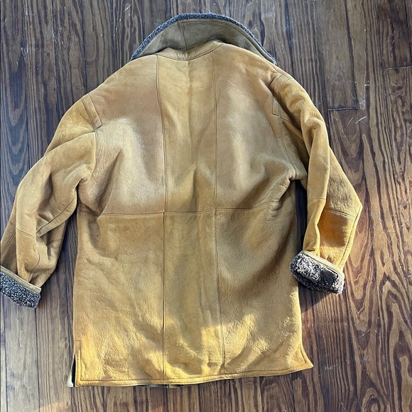 Vintage Men's Tan Burberry Shearling Jacket - Picture 9 of 11